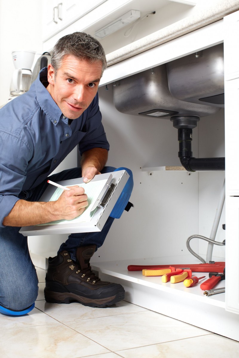 The Benefits of Working with a Plumbing Service