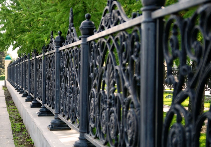 How to Properly Care For an Iron Fence Temecula