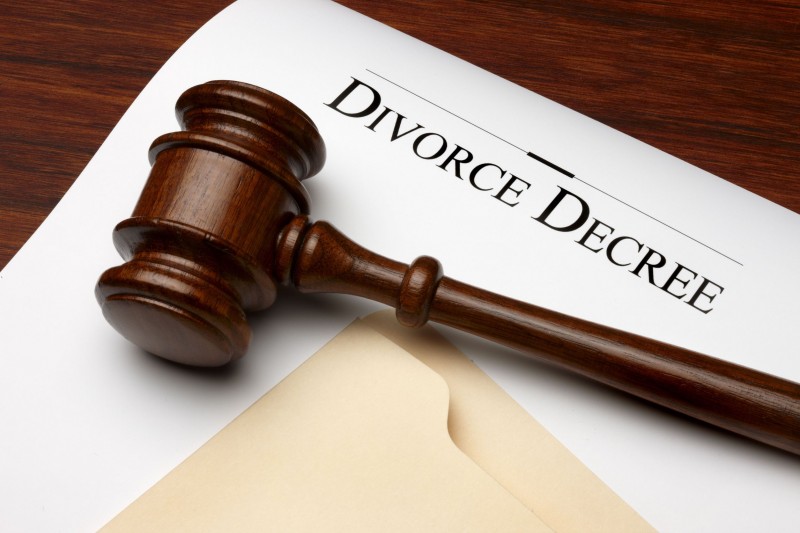 A Divorce Lawyer in Cedar Rapids, IA Can Help Even Longtime Couples Part in Amicable Ways