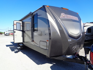 What Are The Advantages Of Owning Travel Trailers In Des Moines, IA?