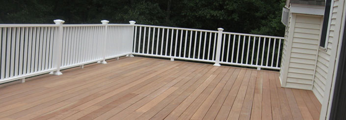 Hiring Deck Staining Services? 4 Easy Reminders